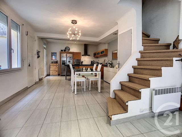 Appartement Duplex à louer - 3 pièces - 79.32 m2 - RIVESALTES - 66 - LANGUEDOC-ROUSSILLON - Century 21 Plaine Du Roussillon