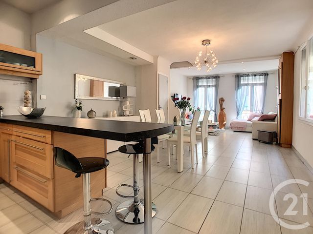 Appartement Duplex à louer - 3 pièces - 79.32 m2 - RIVESALTES - 66 - LANGUEDOC-ROUSSILLON - Century 21 Plaine Du Roussillon