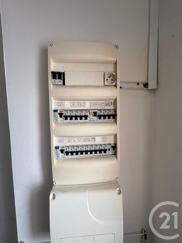 Appartement T3 à vendre - 3 pièces - 52.77 m2 - RIVESALTES - 66 - LANGUEDOC-ROUSSILLON - Century 21 Plaine Du Roussillon