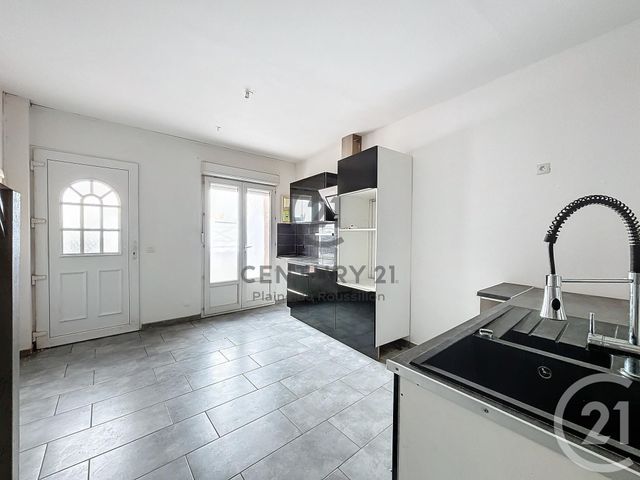 Appartement T3 à vendre - 3 pièces - 52.77 m2 - RIVESALTES - 66 - LANGUEDOC-ROUSSILLON - Century 21 Plaine Du Roussillon