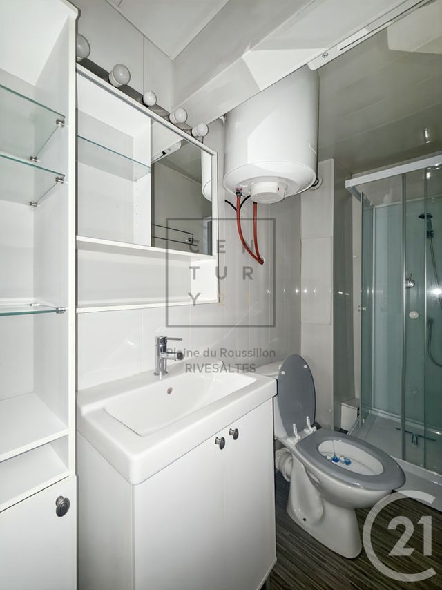 Appartement Studio Cabine à louer - 1 pièce - 31.7 m2 - RIVESALTES - 66 - LANGUEDOC-ROUSSILLON - Century 21 Plaine Du Roussillon